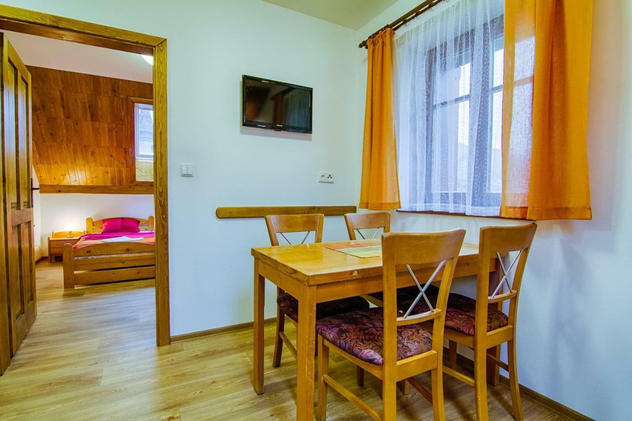 Apartment Rokys โรกีนีซ นัด ยีเซอโร ภายนอก รูปภาพ