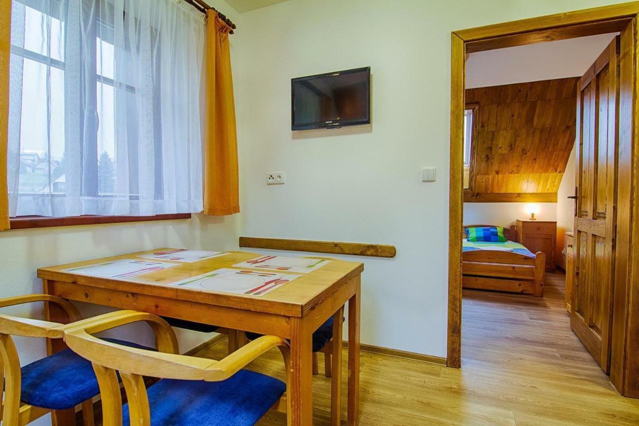 Apartment Rokys โรกีนีซ นัด ยีเซอโร ภายนอก รูปภาพ