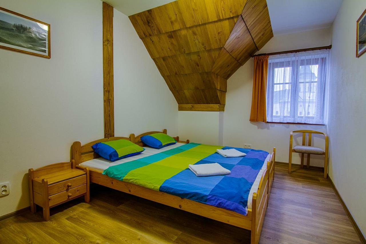 Apartment Rokys โรกีนีซ นัด ยีเซอโร ภายนอก รูปภาพ